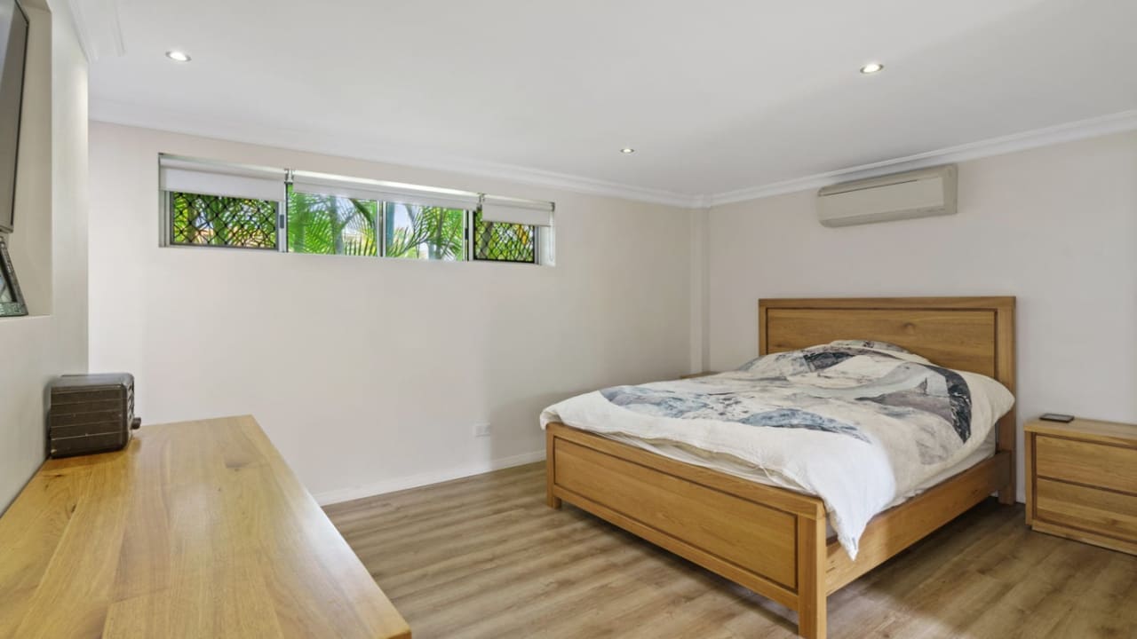 Unfurnished room with own bathroom