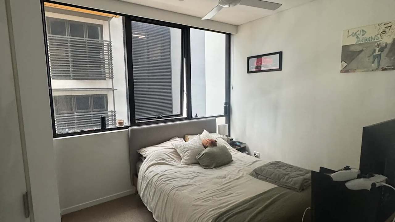 Unfurnished room with own bathroom