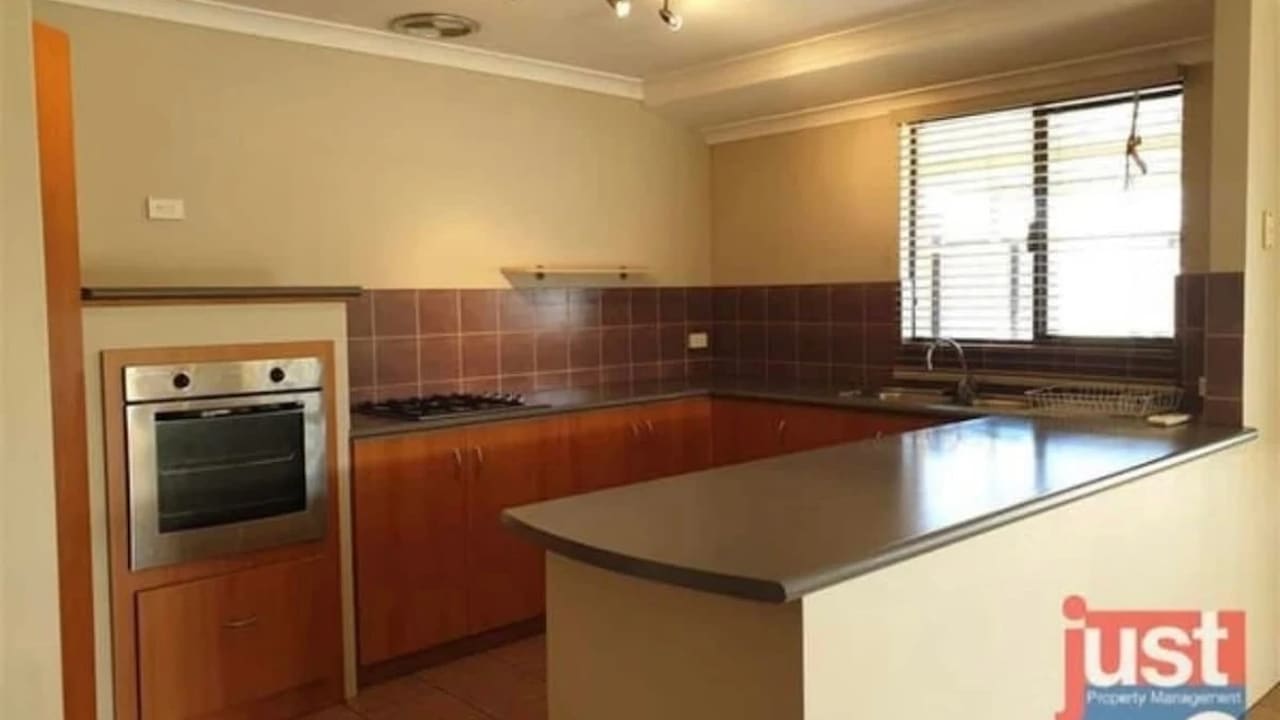 Unfurnished room in a share house