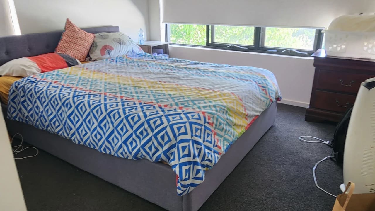 Room in a share house