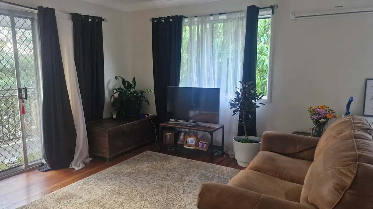 Room in a share house