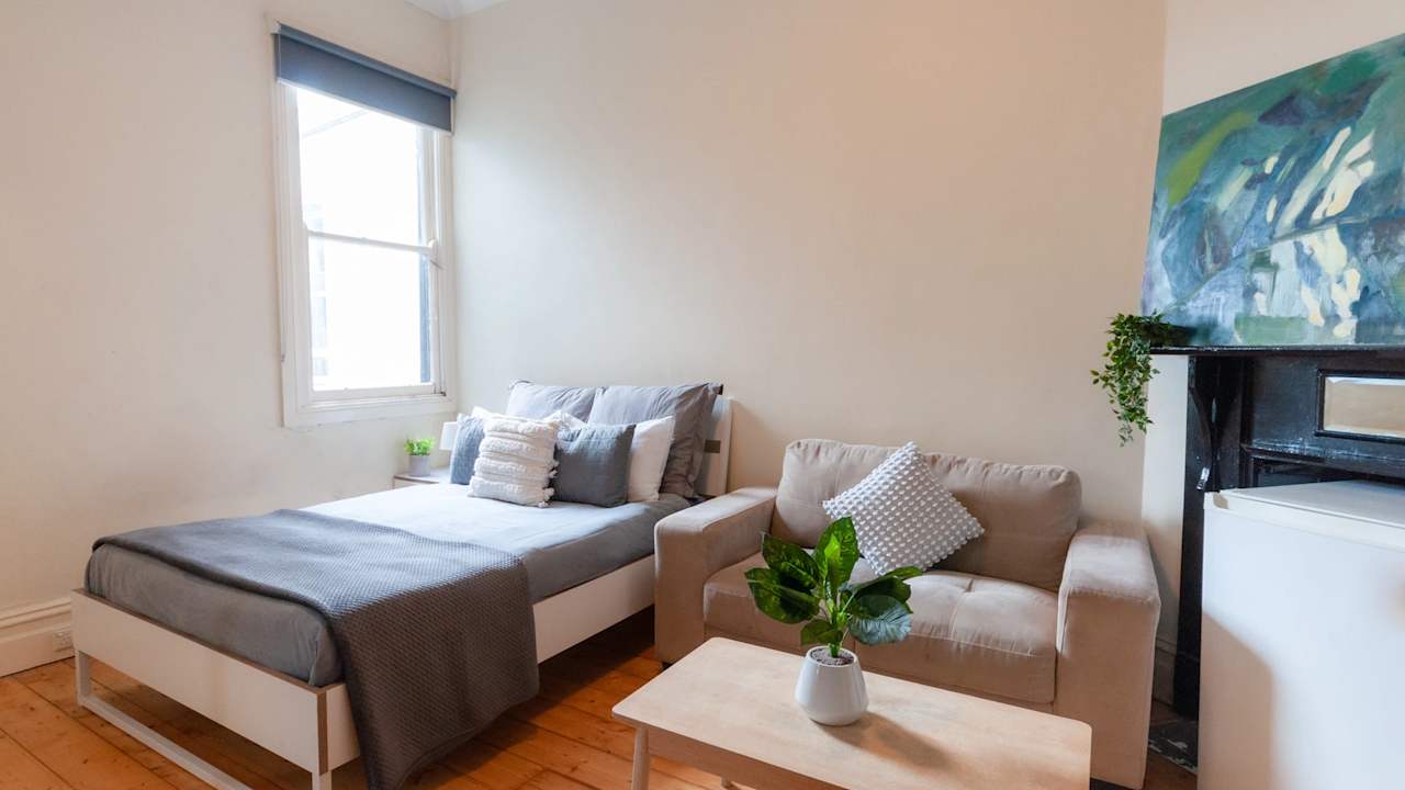 Furnished room in a share house