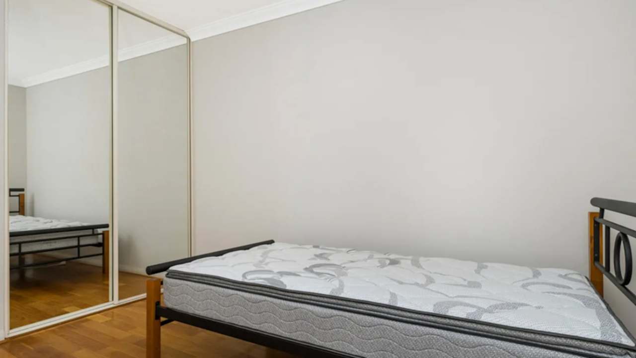 Furnished room with ensuite in a flatshare