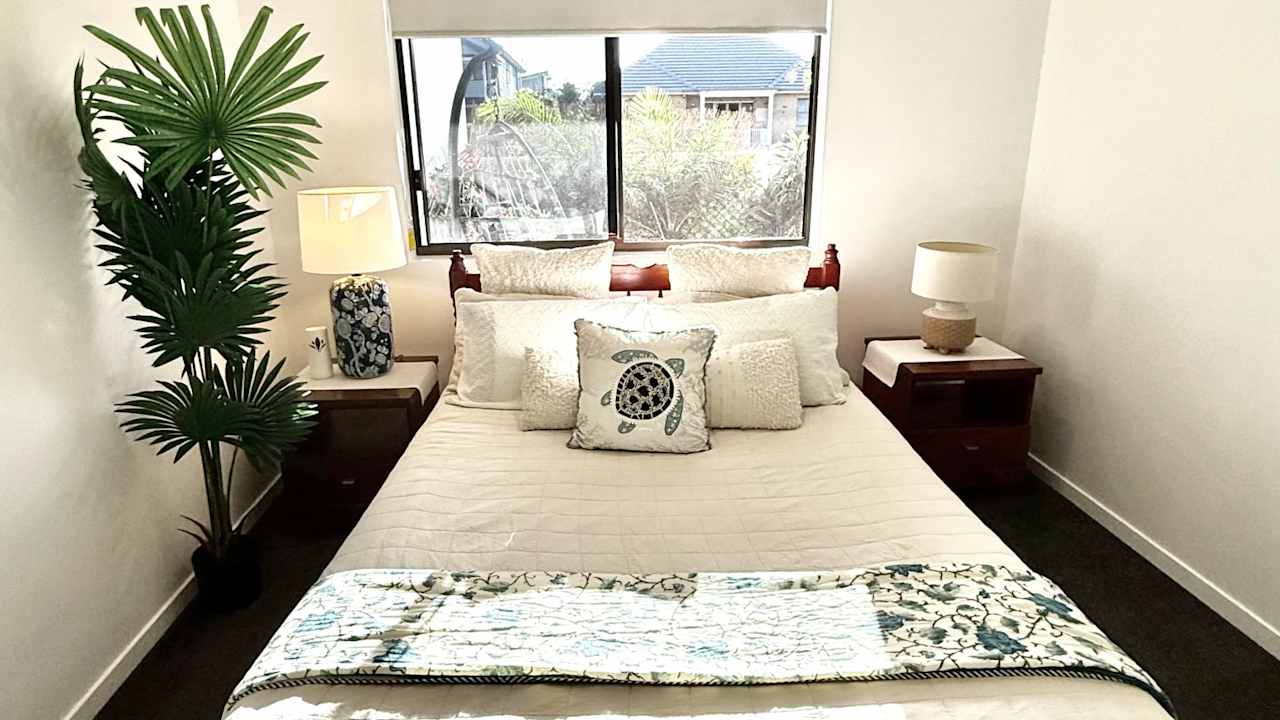 Furnished room with ensuite in a flatshare