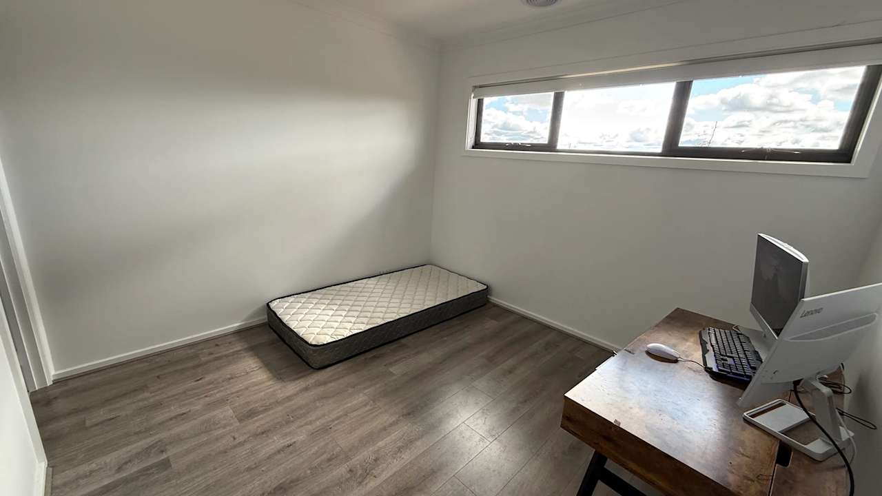 Whole property with 2 rooms for rent