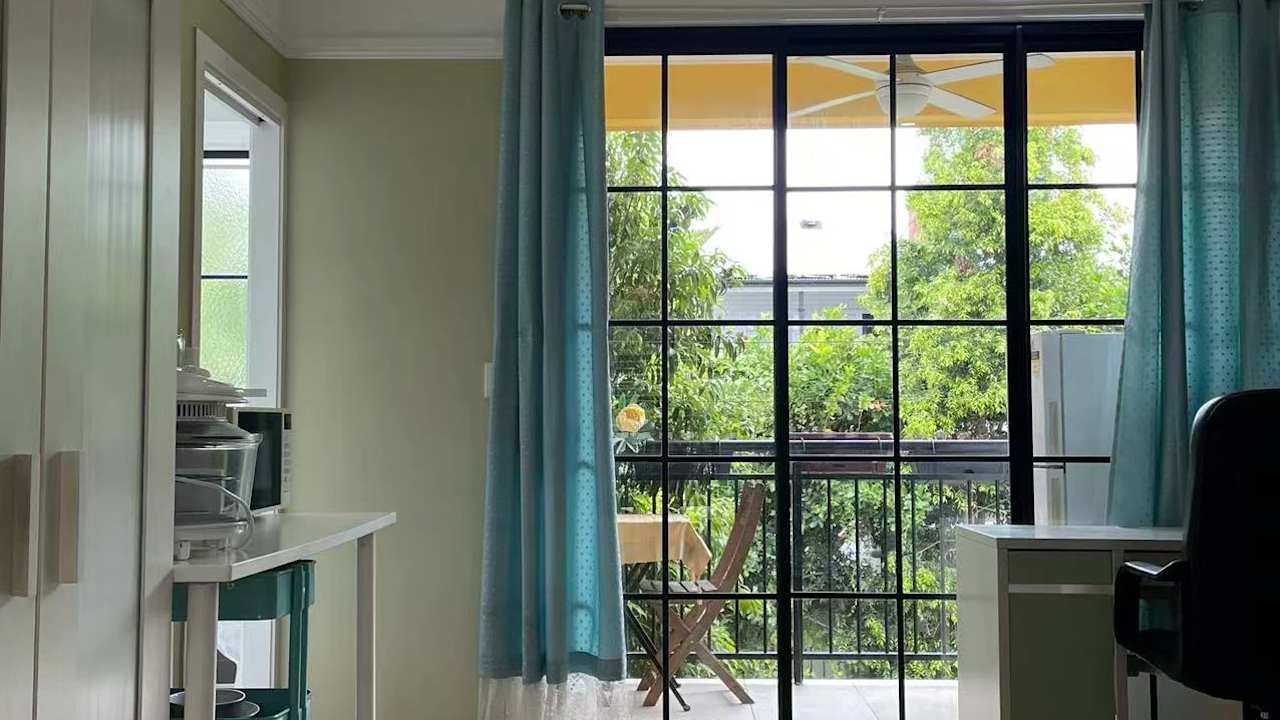 Furnished room studio flat for rent