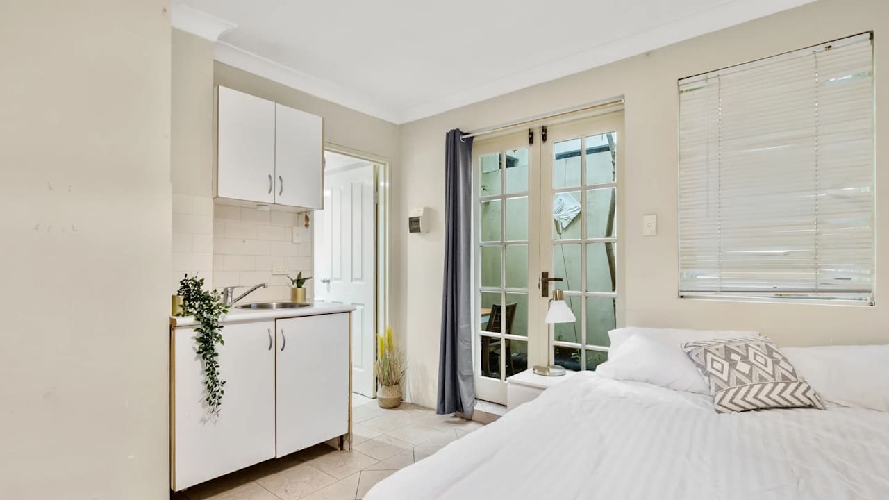 Furnished room studio flat for rent