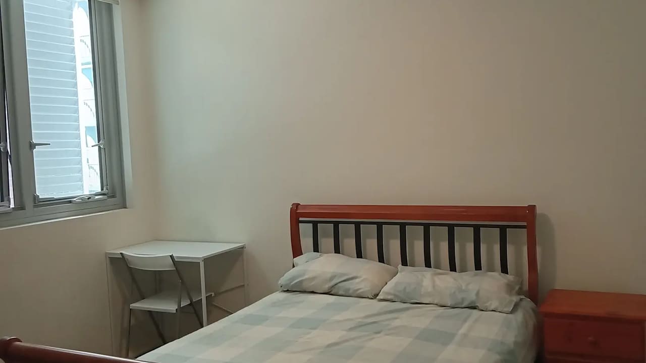 Furnished room in a flatshare