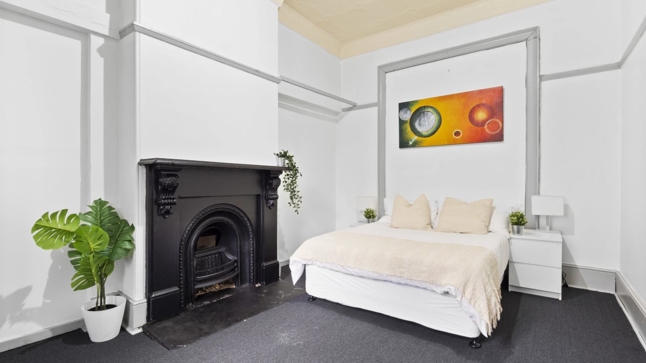 Furnished room in a share house