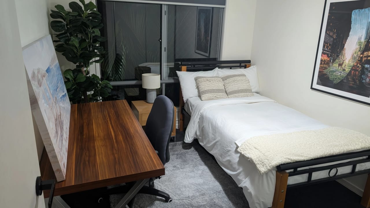 Furnished room in a share house
