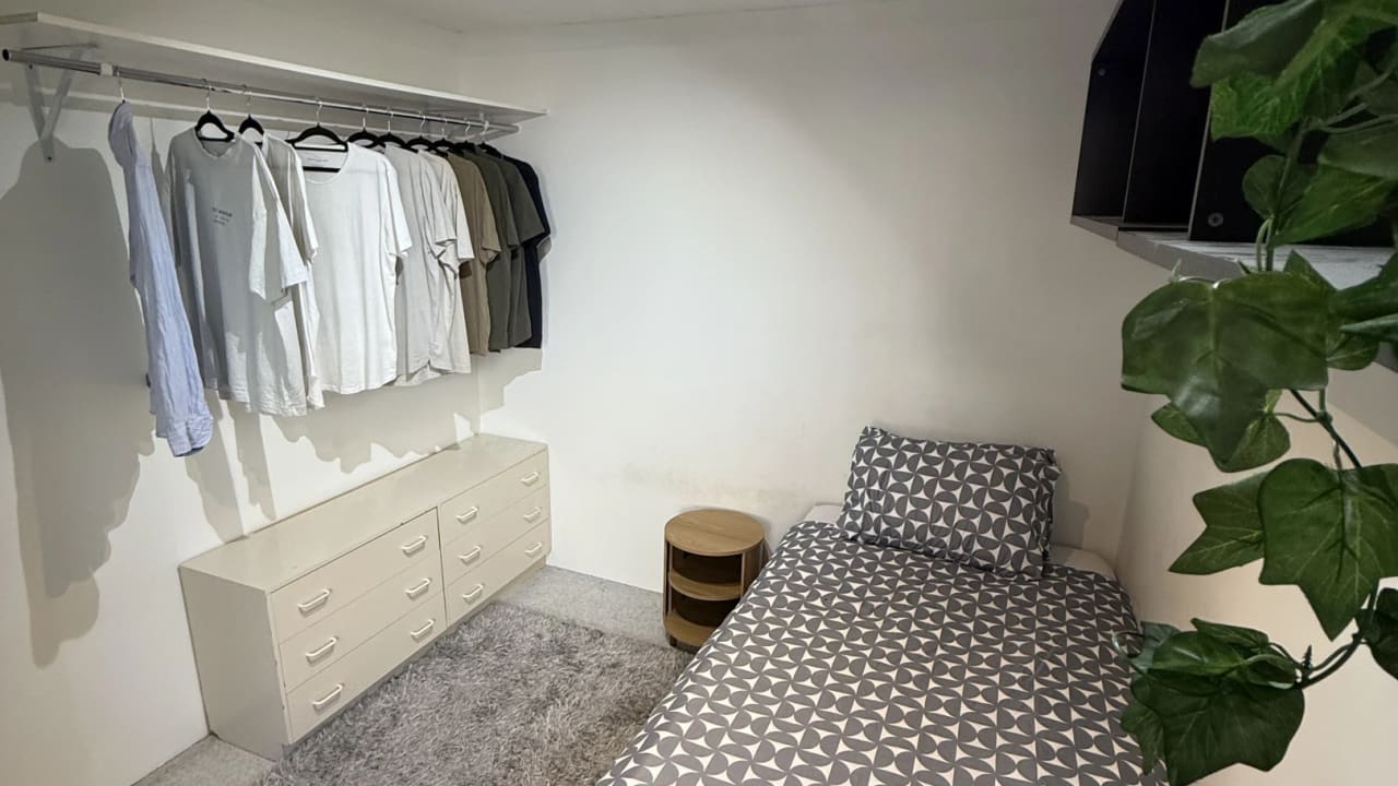 Furnished room in a share house