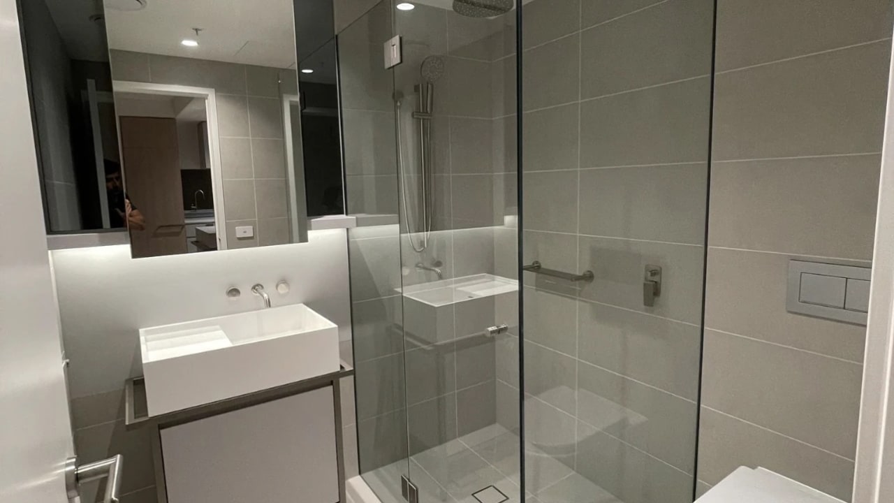 Furnished room with own bathroom