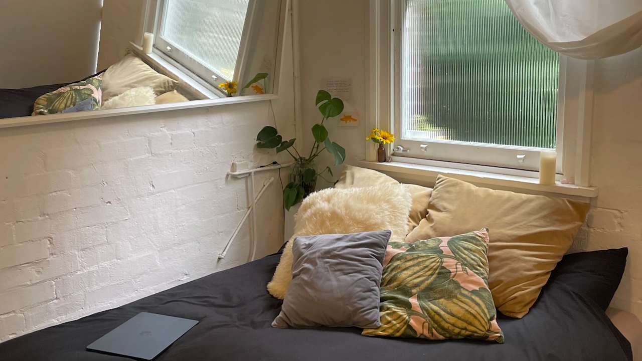 Furnished room studio flat for rent