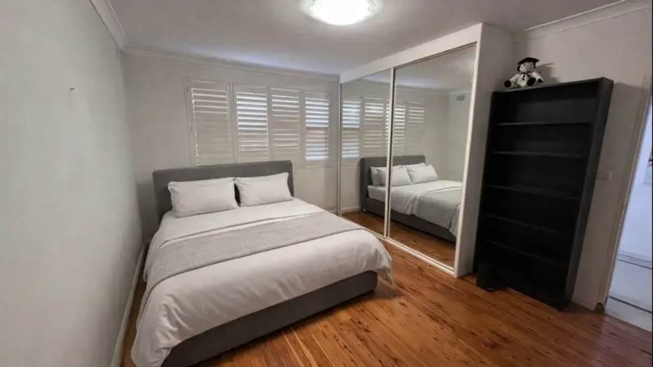 Furnished room in a share house