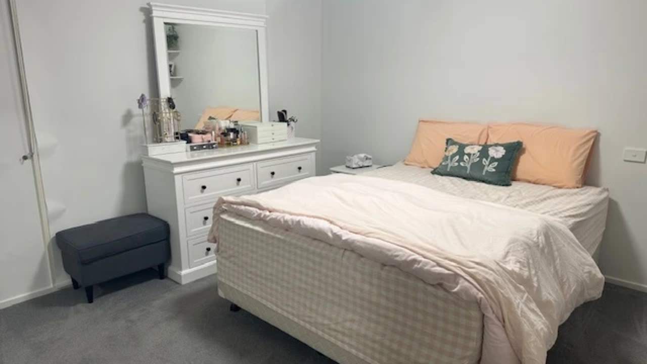 Room in a share house