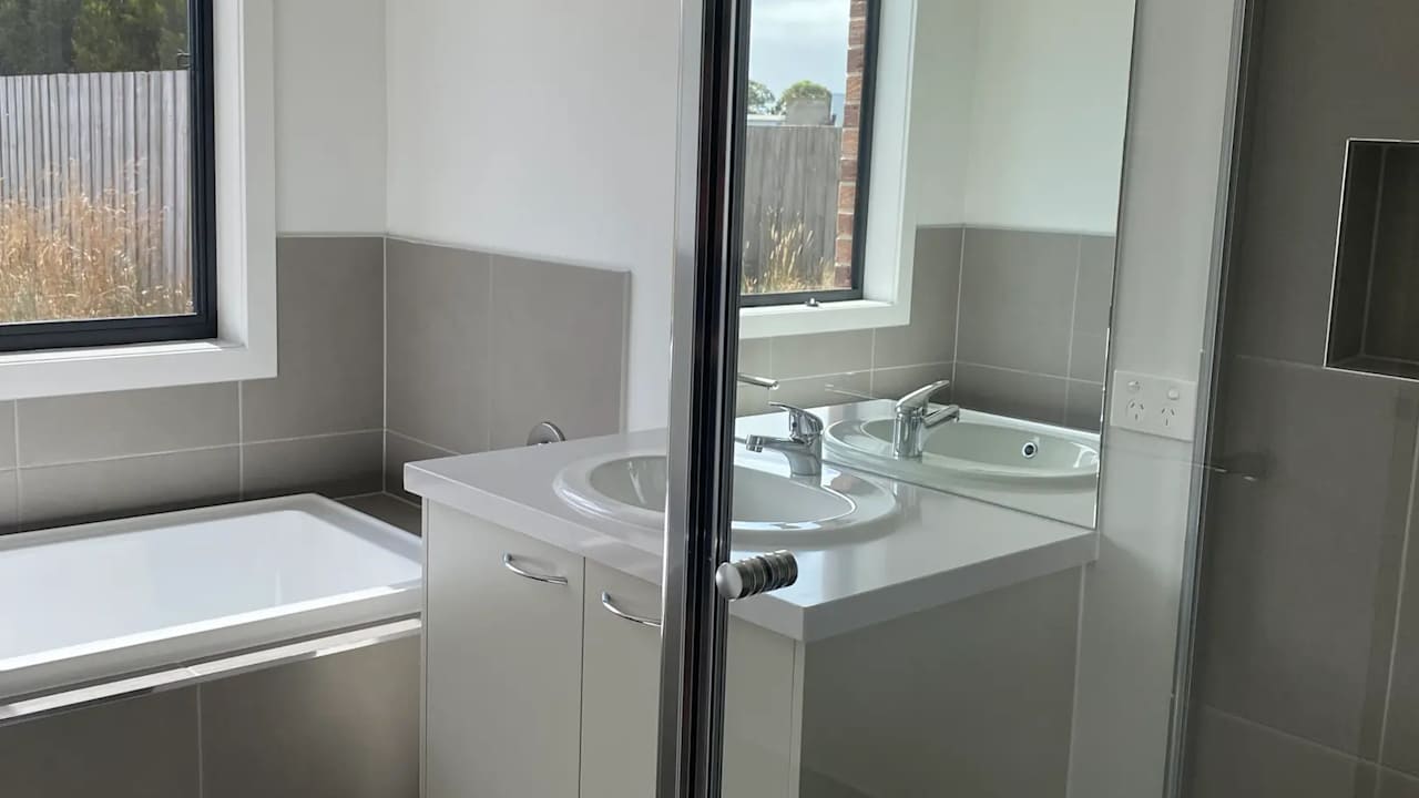 Whole property with 4 rooms for rent