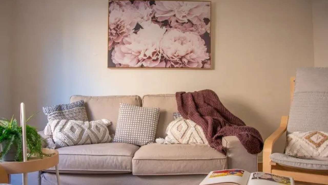 Whole property with 2 rooms for rent