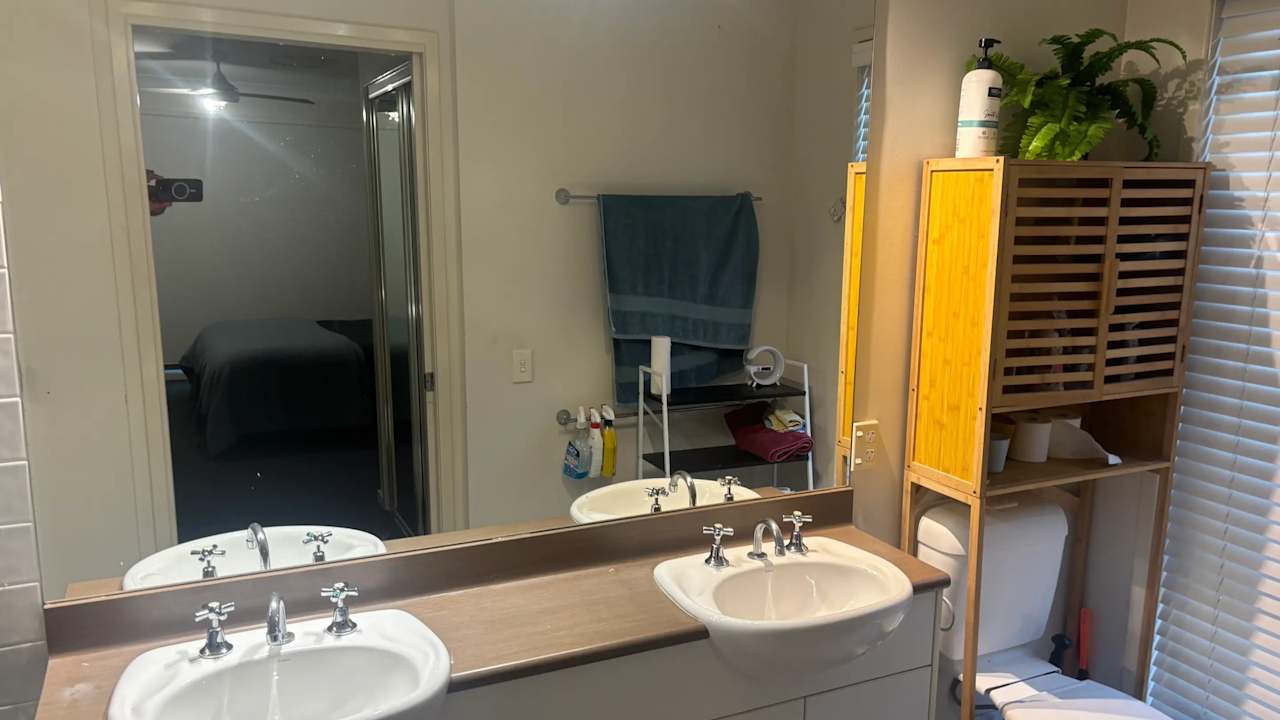 Room with ensuite in a share house