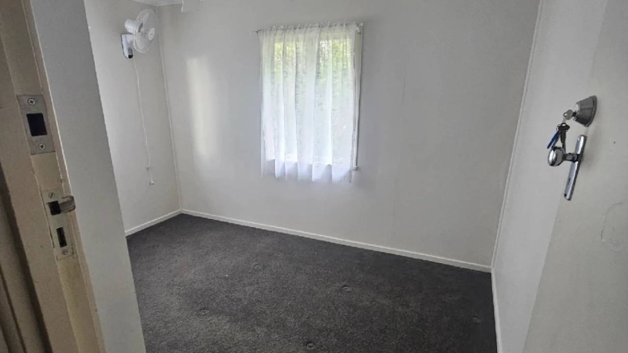 Room in a share house