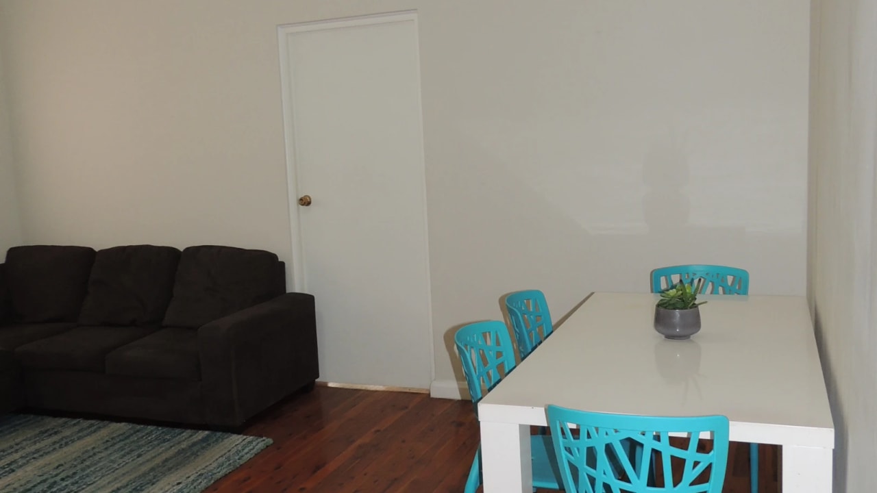 Furnished room in a flatshare