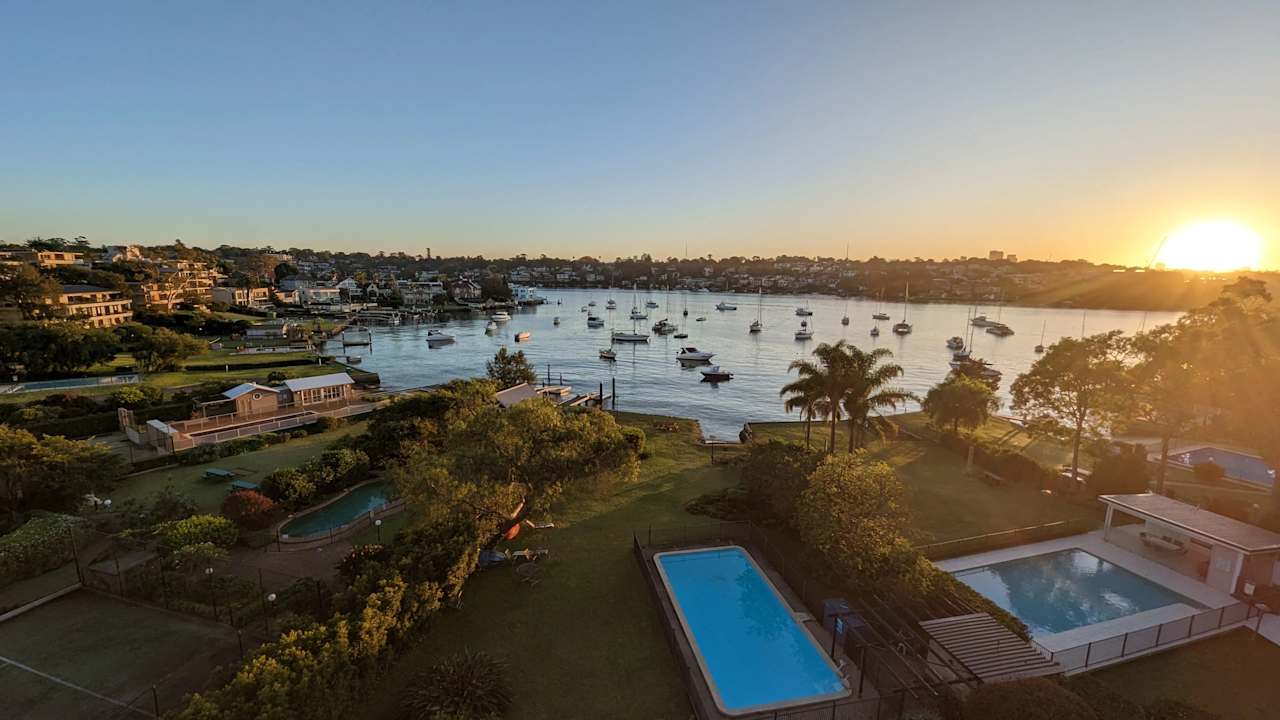 Furnished room with ensuite in a flatshare