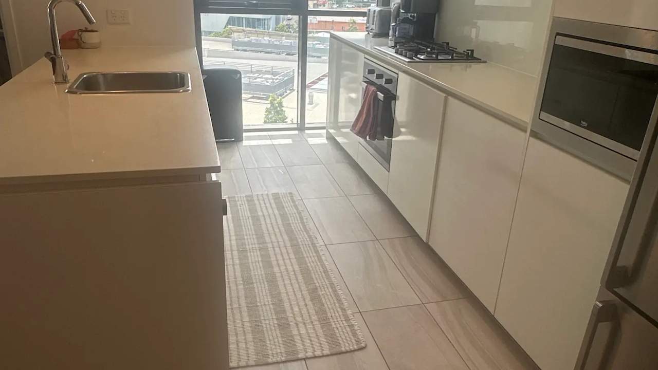 Unfurnished room with ensuite in a flatshare