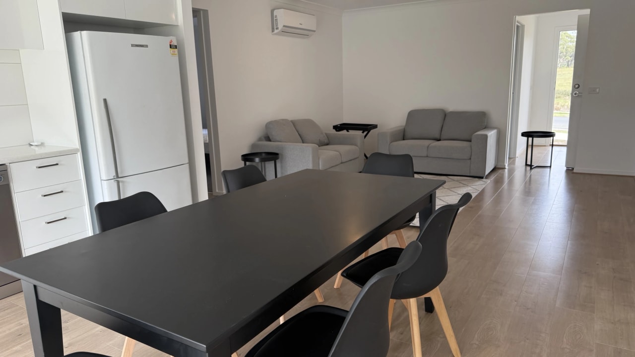 Whole property with 3 rooms for rent