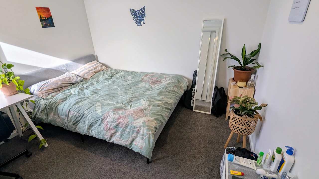 Furnished room in a share house