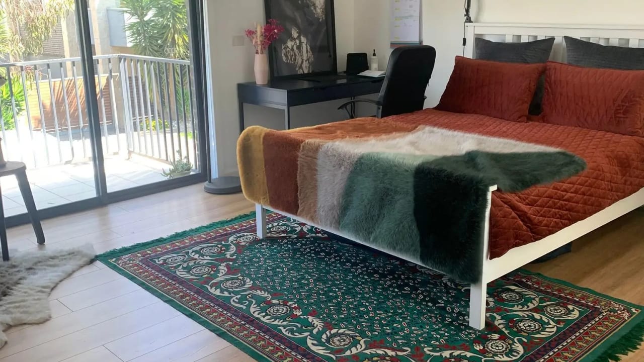 Furnished room in a share house