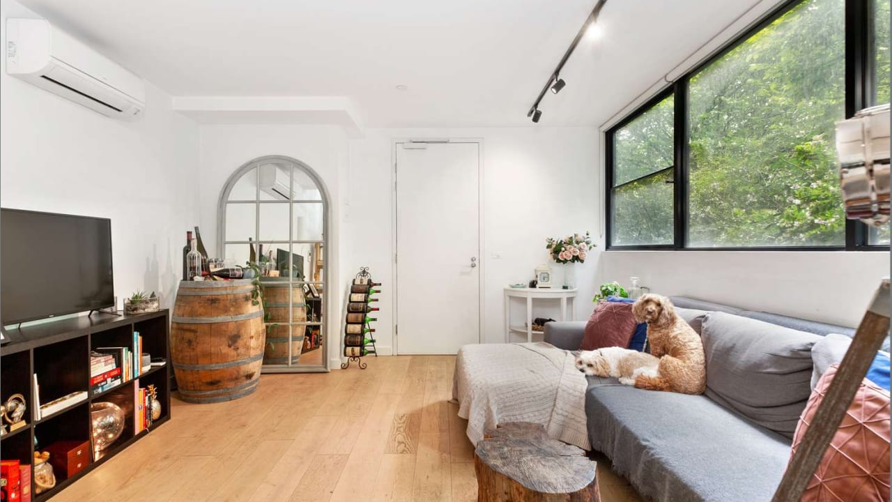 Furnished room with ensuite in a flatshare