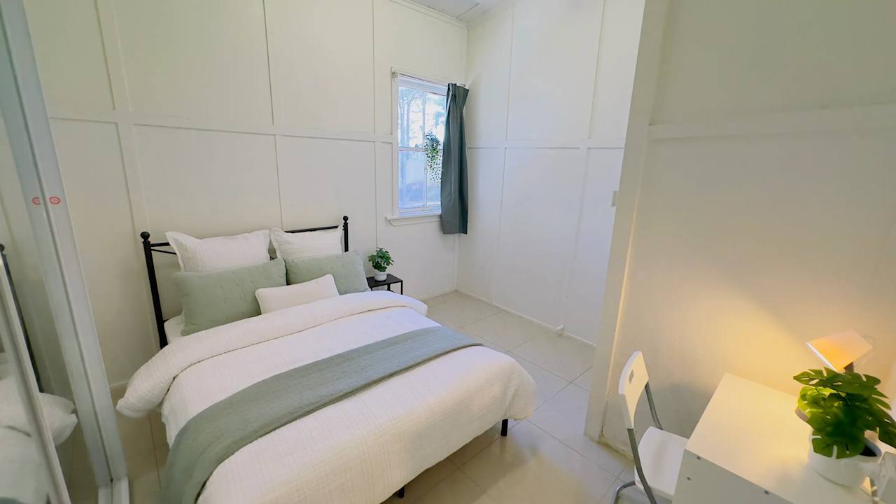 Furnished room in a share house