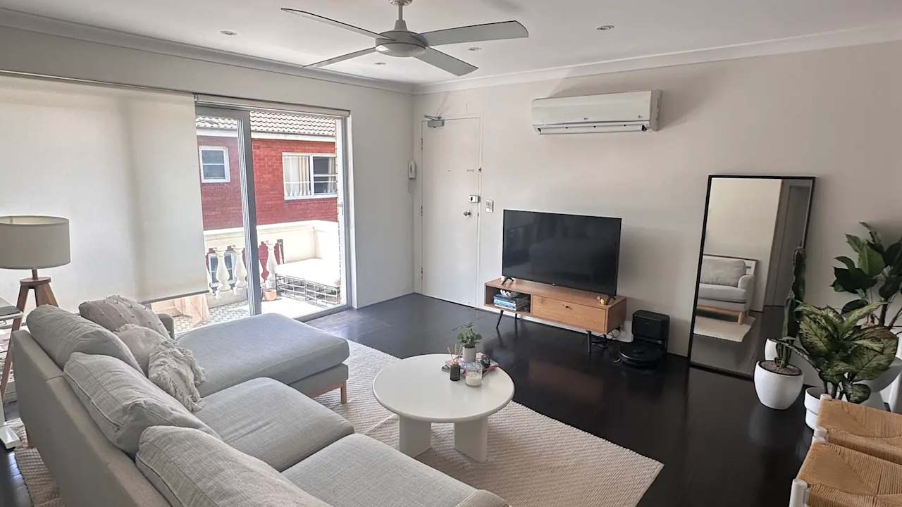 Unfurnished room in a flatshare