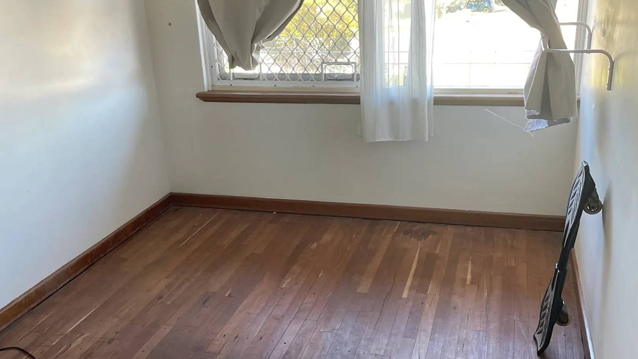 Room in a share house