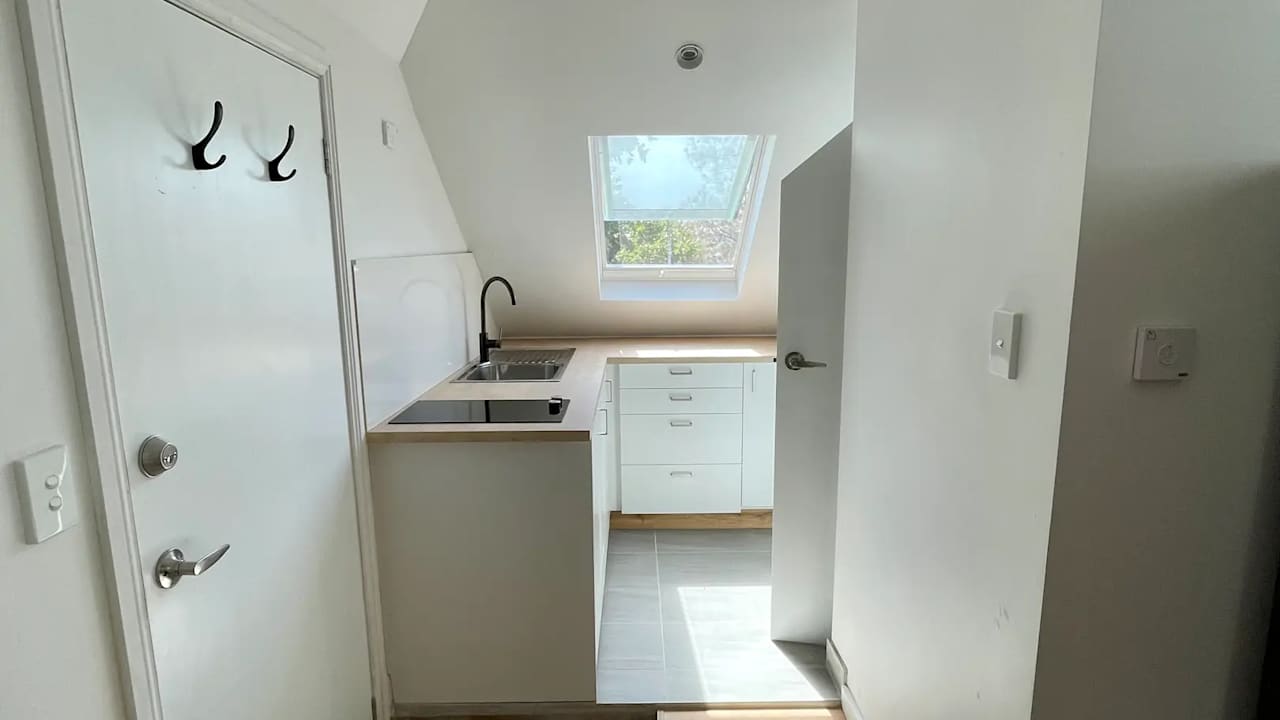 Furnished room studio flat for rent