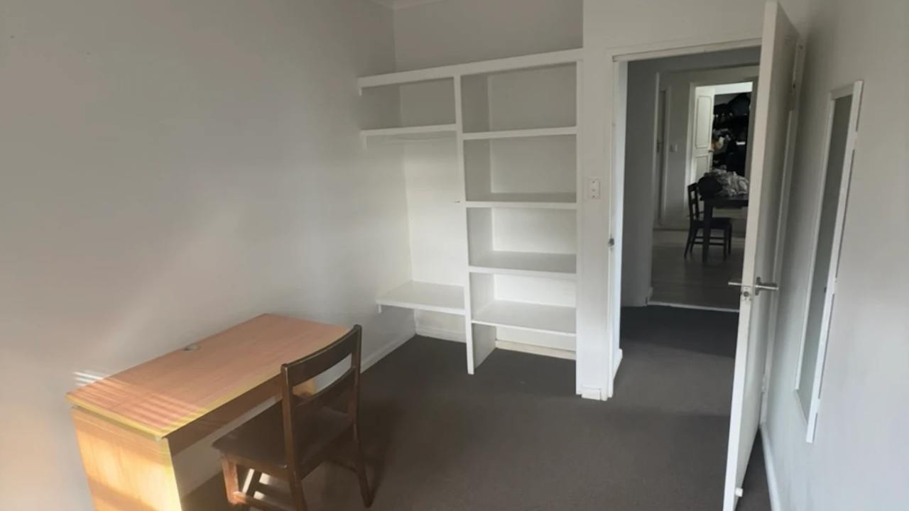 Unfurnished room in a flatshare