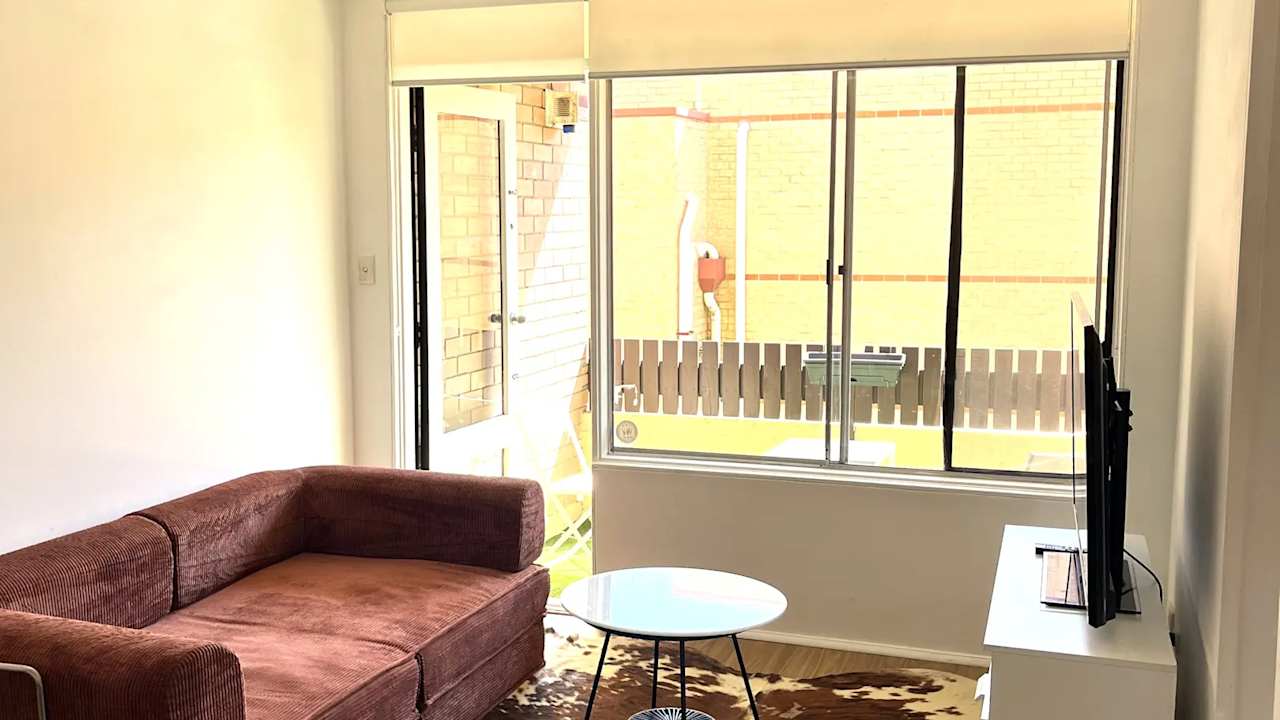 Whole property with 2 rooms for rent