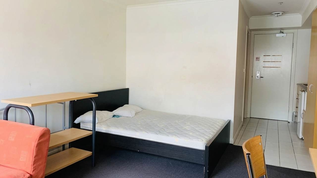 Room studio flat for rent