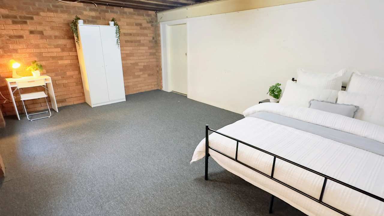 Furnished room in a share house