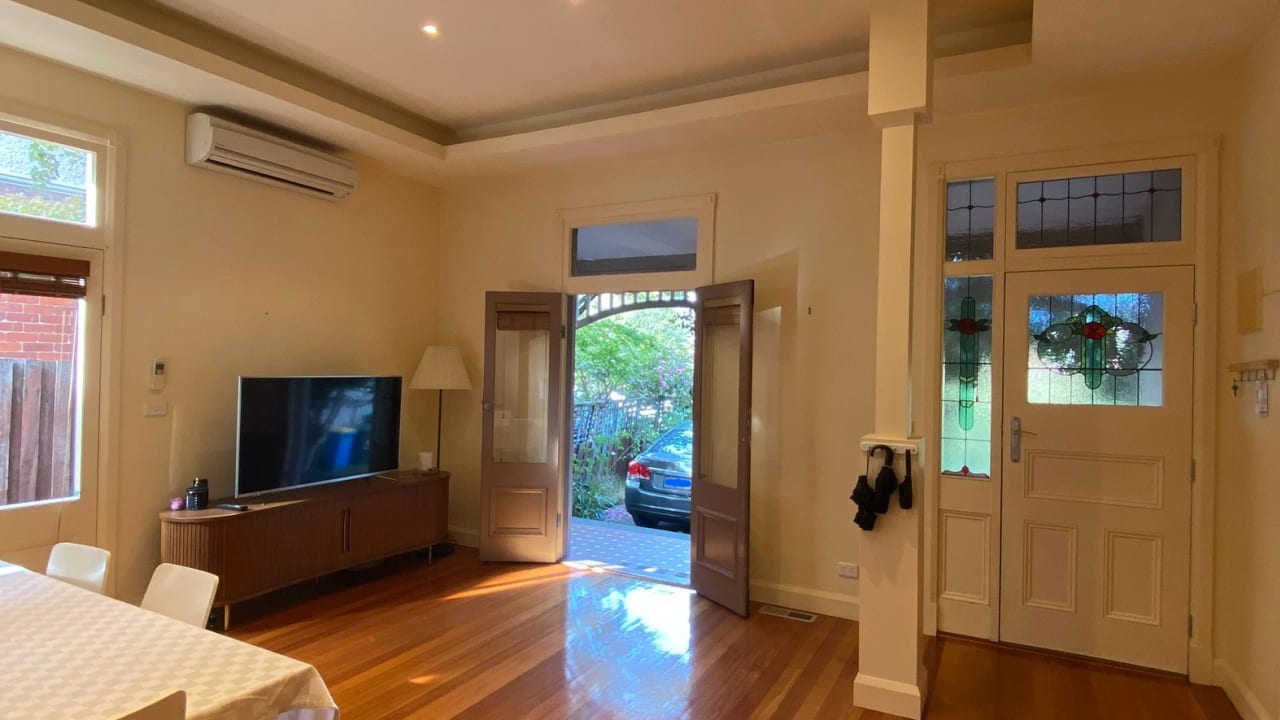 Unfurnished room in a share house