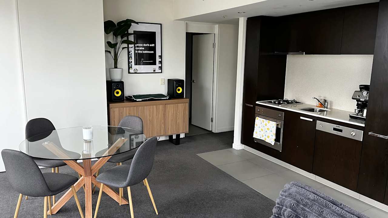 Unfurnished room in a flatshare