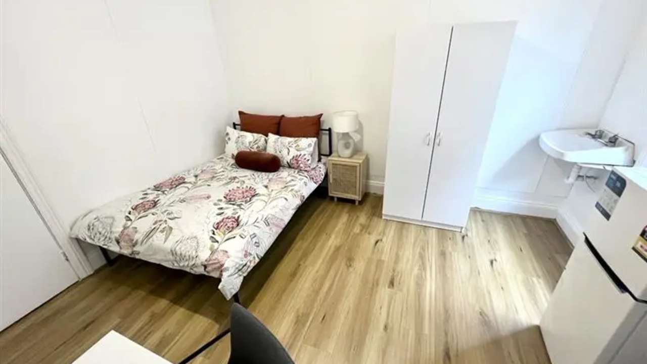 Room studio flat for rent