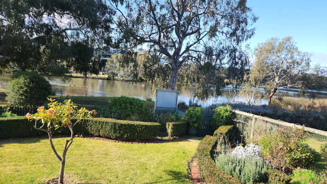 Whole property with 3 rooms for rent