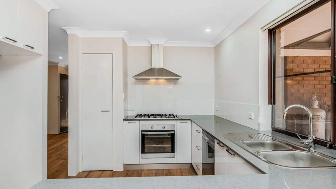 Unfurnished room in a share house