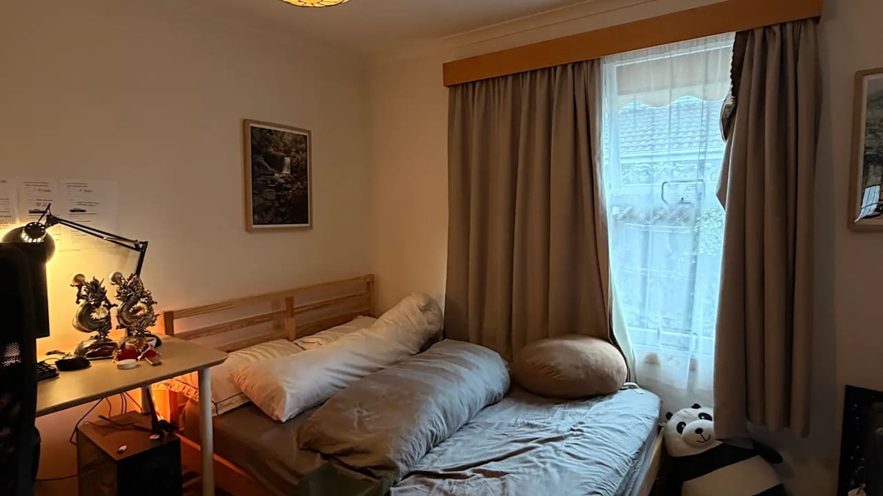 Unfurnished room in a share house