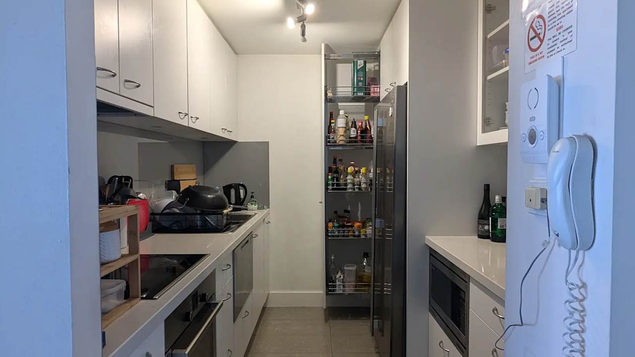 Unfurnished room in a flatshare