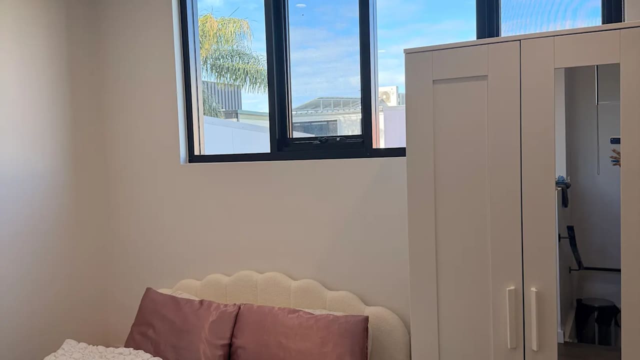 Furnished room studio flat for rent