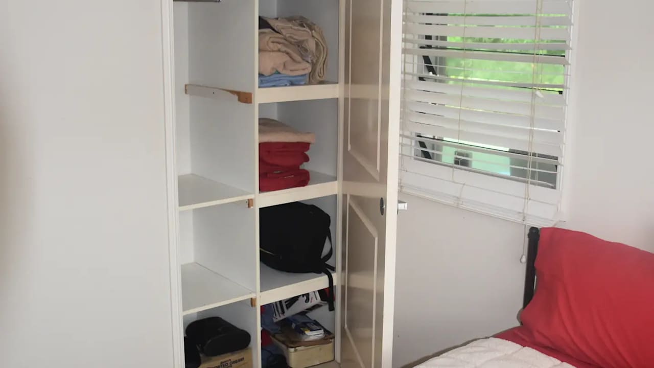 Furnished room in a share house