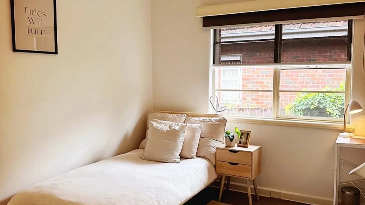 Furnished room in a share house