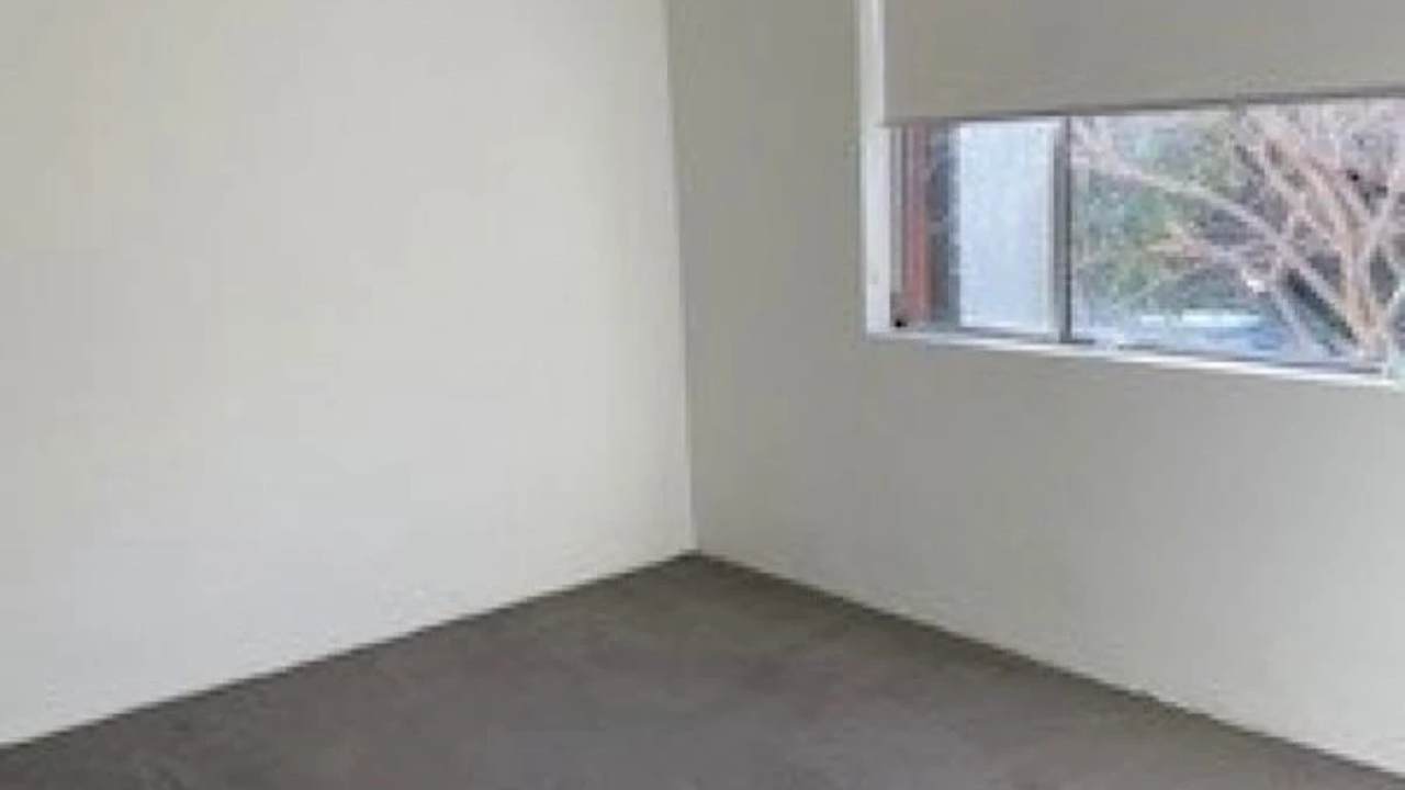 Unfurnished room in a flatshare