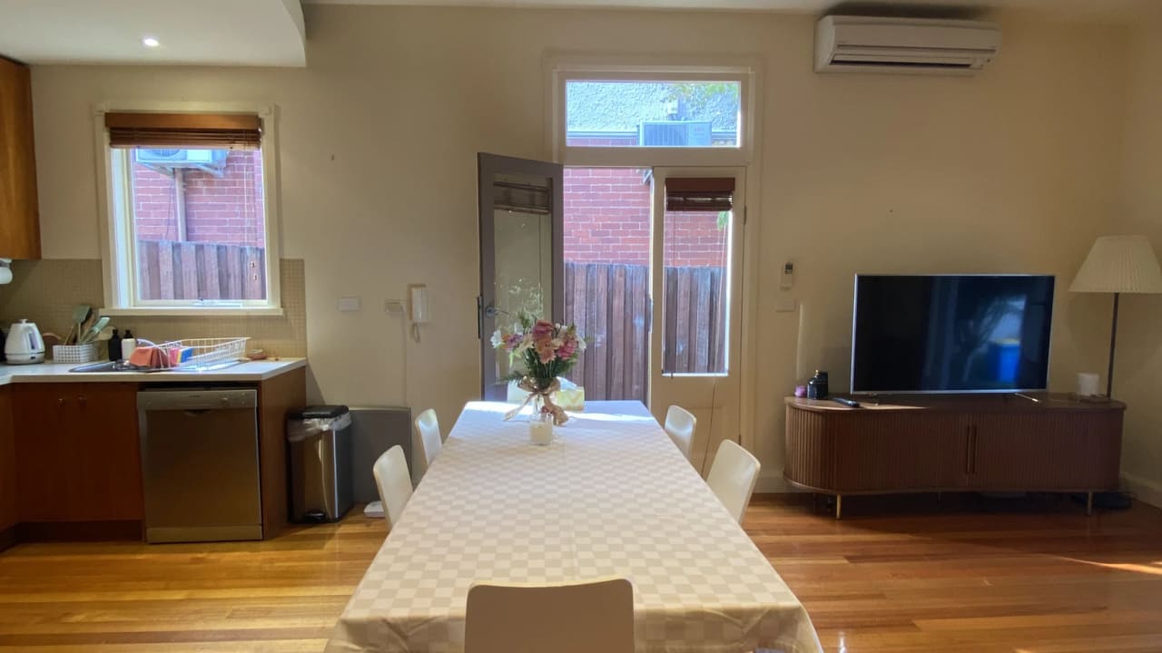 Unfurnished room in a share house